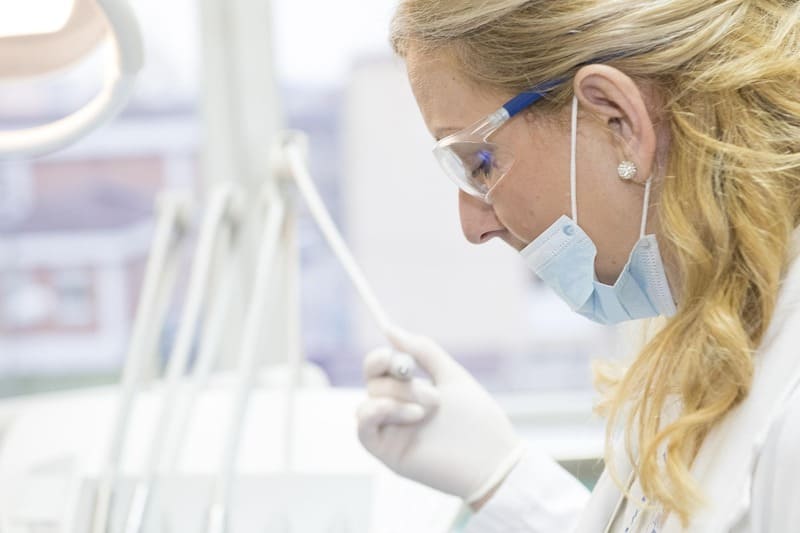 Realiza la biopsia oportunamente